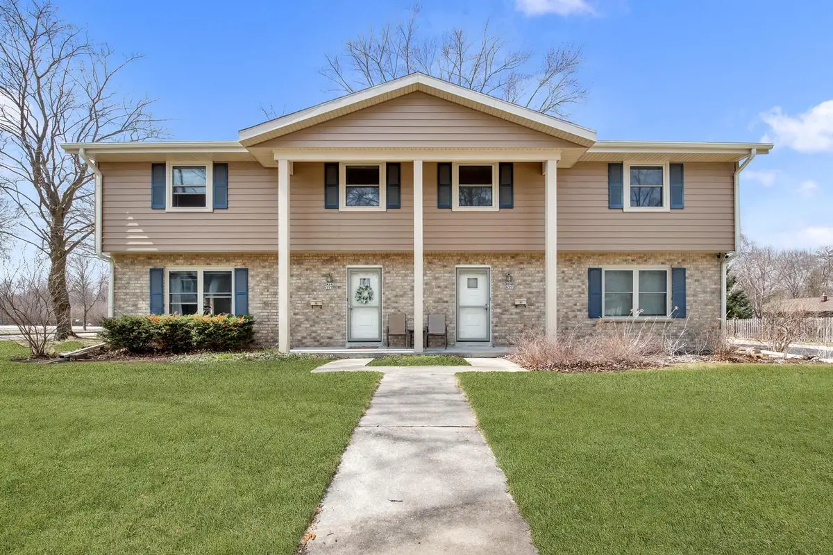 W64N353 Madison AVENUE, Cedarburg, WI 53012 - #1