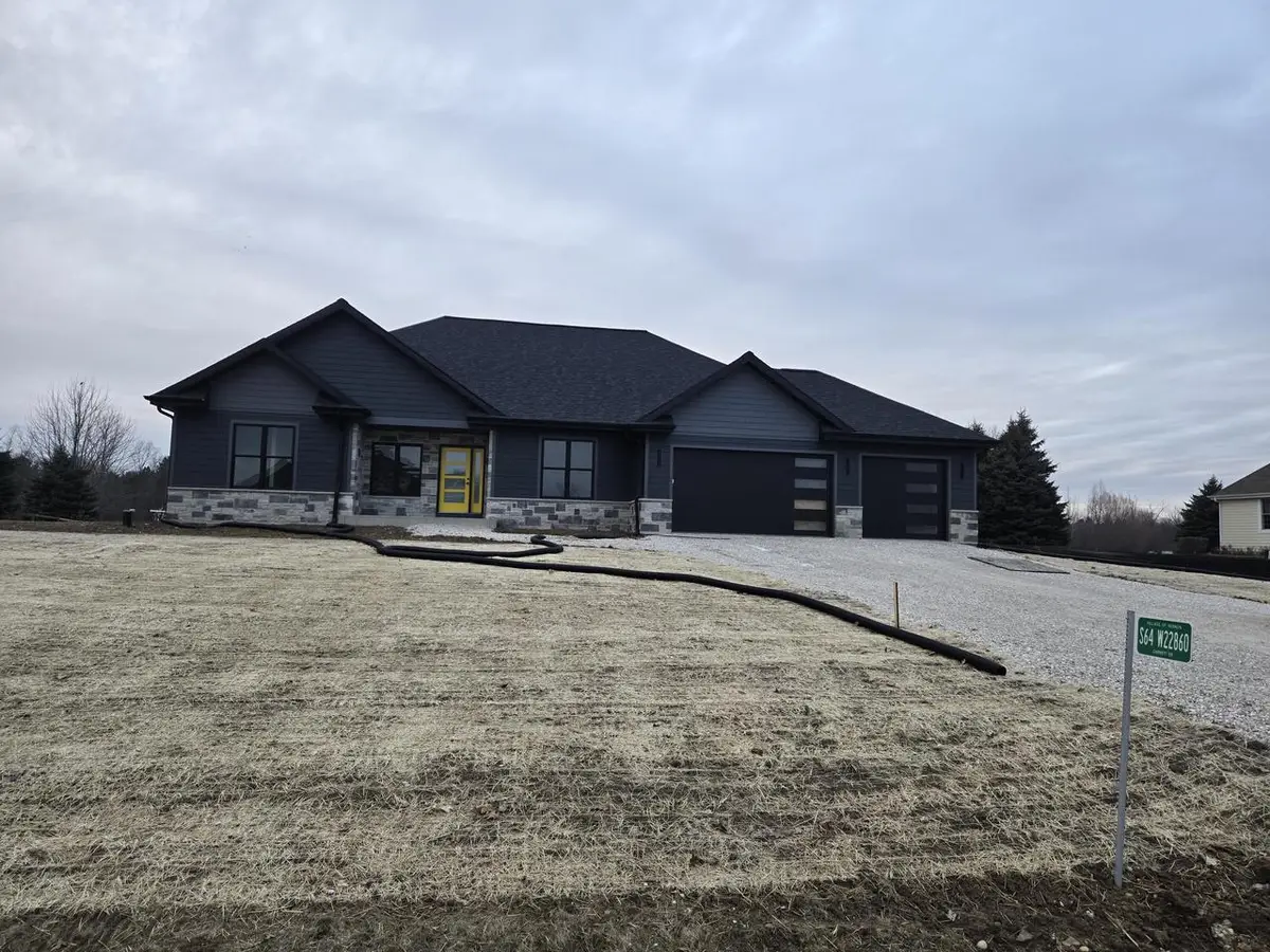 S64W22860 Garrett DRIVE, Waukesha, WI 53189 - #1