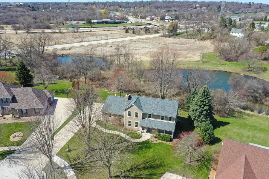 1624 Legend CIRCLE, Waukesha, WI 53189 - #2