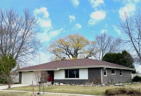 6490 S Crane DRIVE, Oak Creek, WI 53154