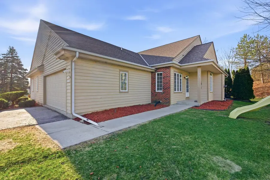 N48W16217 Lone Oak LANE, Menomonee Falls, WI 53051 - #2