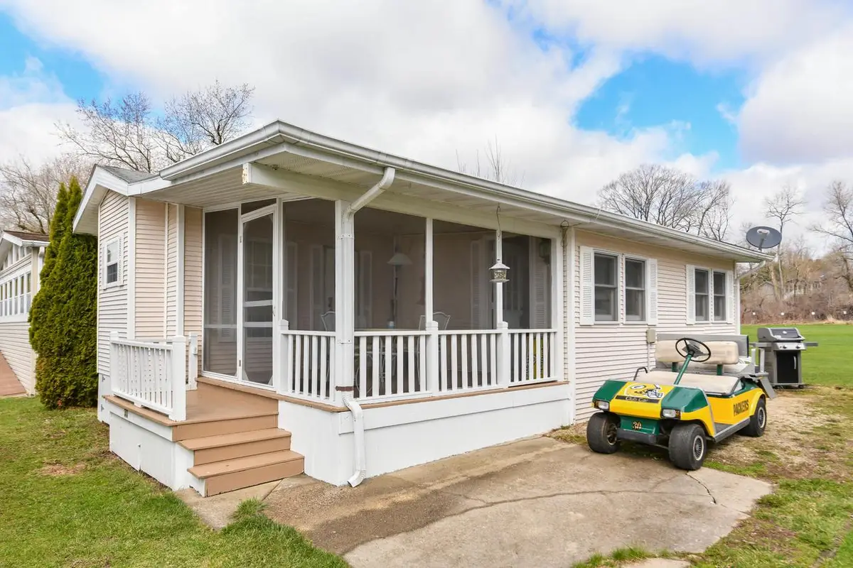 W5229 Surfwood #30, Elkhorn, WI 53121 - #1