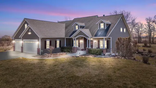 631 E Cedar AVENUE, Cedar Grove, WI 53013