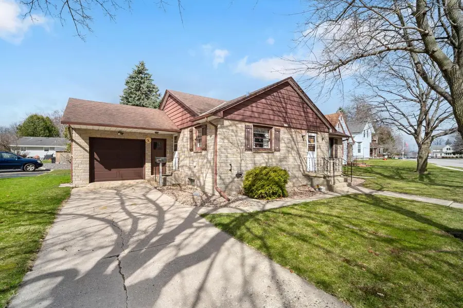 1527 Fond du Lac AVENUE, Kewaskum, WI 53040 - #2