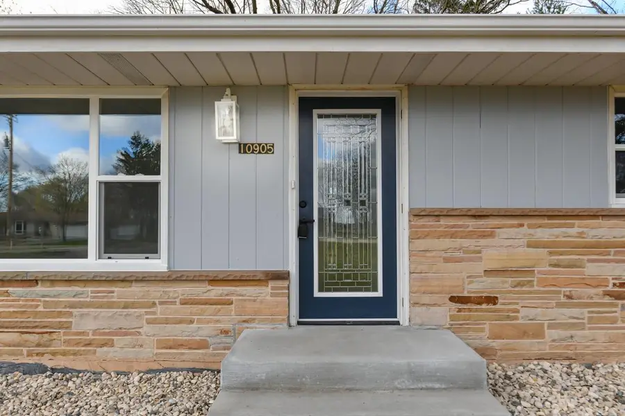 10905 W Oakwood DRIVE, Franklin, WI 53132 - #3