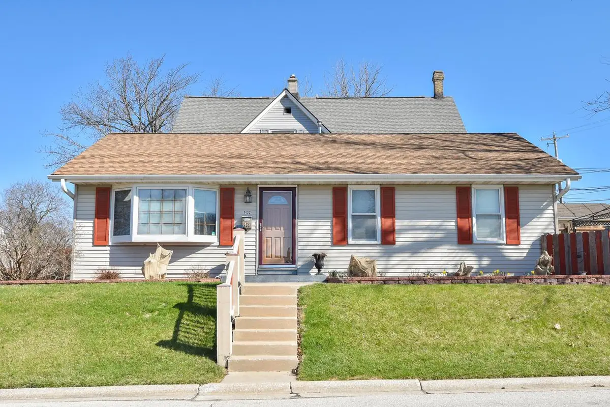1432 Chestnut STREET, South Milwaukee, WI 53172 - #1