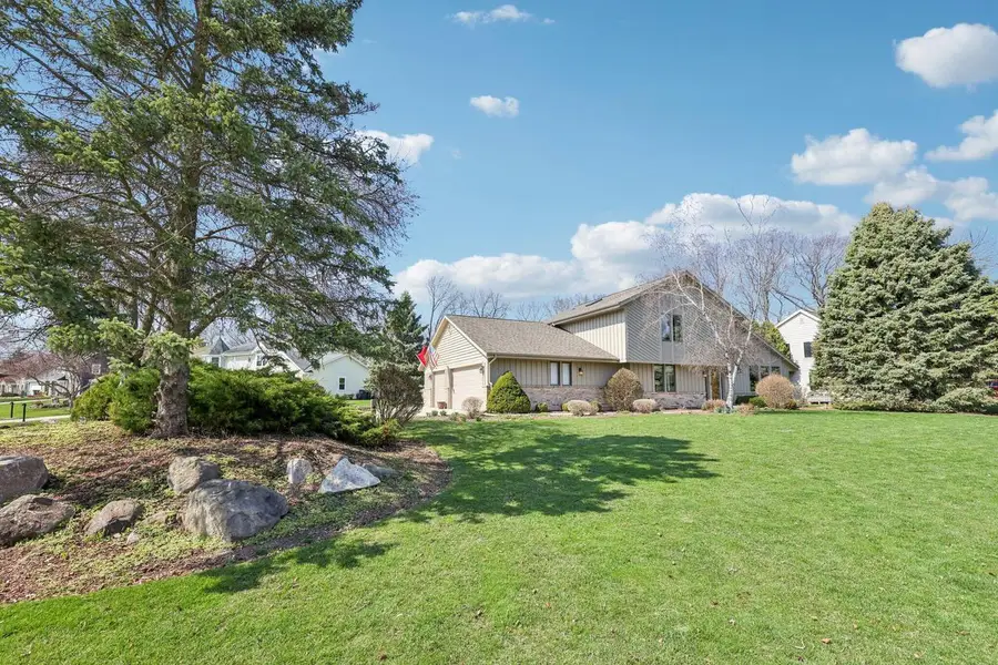 6241 S Whitnall WAY, Hales Corners, WI 53130 - #3