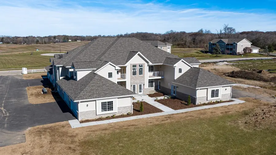 1633 Grey Fox TRAIL #B, Mukwonago, WI 53149 - #2