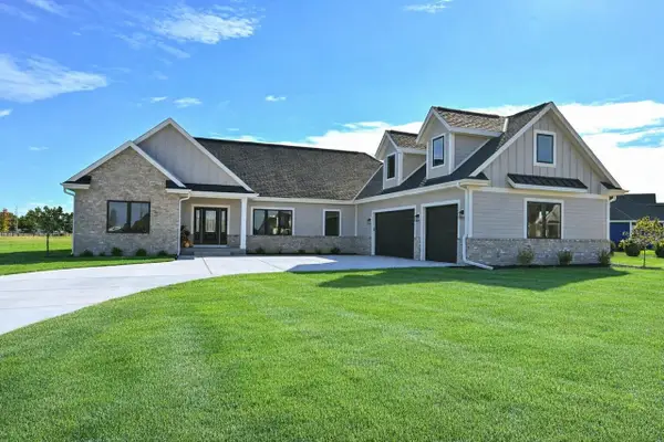 N66W34839 Baltic PASS, Oconomowoc, WI 53066