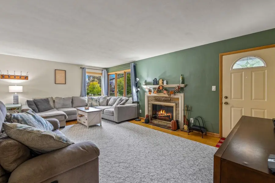 1011 E Wabash AVENUE, Waukesha, WI 53186 - #2