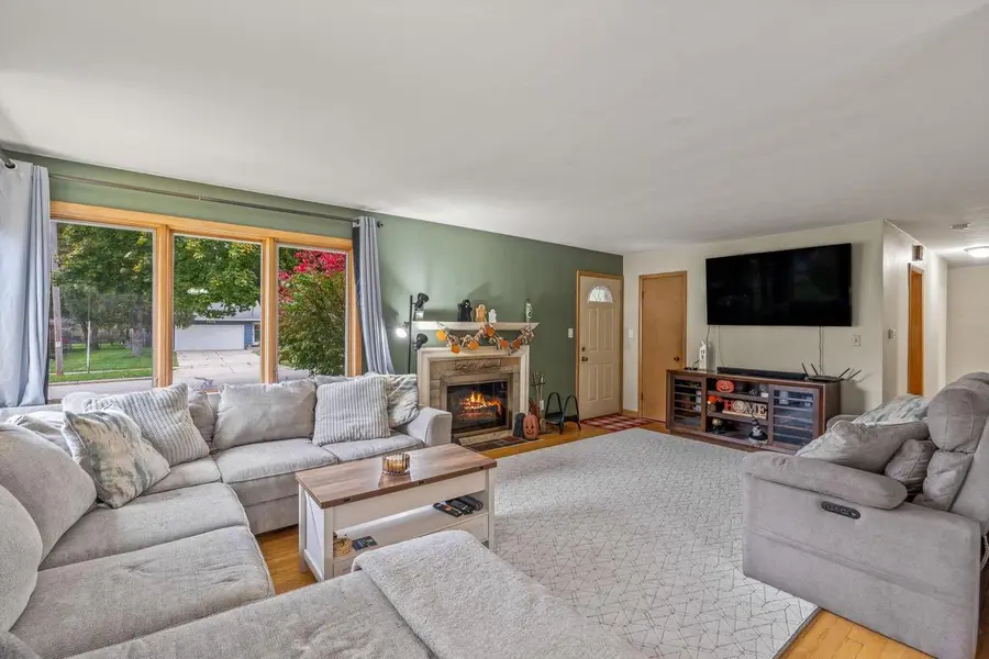 1011 E Wabash AVENUE, Waukesha, WI 53186 - #3