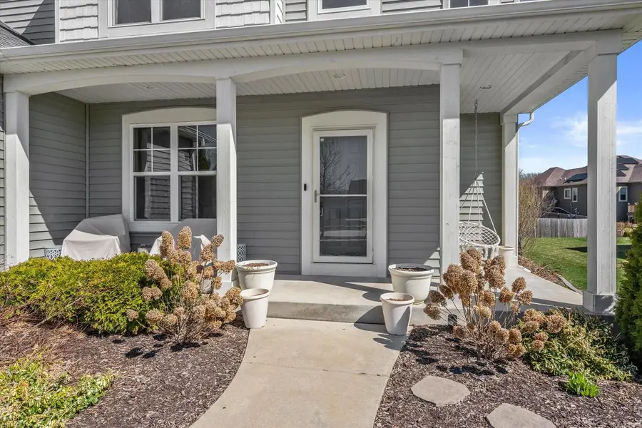 3552 Olde Howell ROAD, Waukesha, WI 53188 - #3