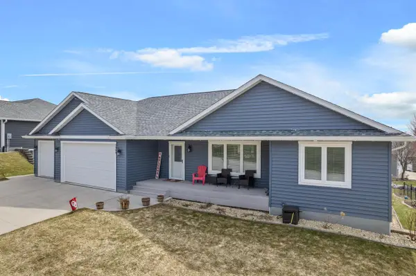 1363 Summit DRIVE, Winona, MN 55987