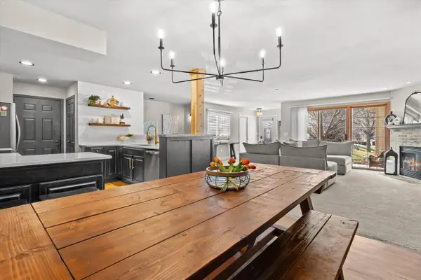 2293 A Circle Ridge, Delafield, WI 53018