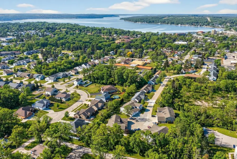 129 S Curtis STREET #1121, Lake Geneva, WI 53147 - #2