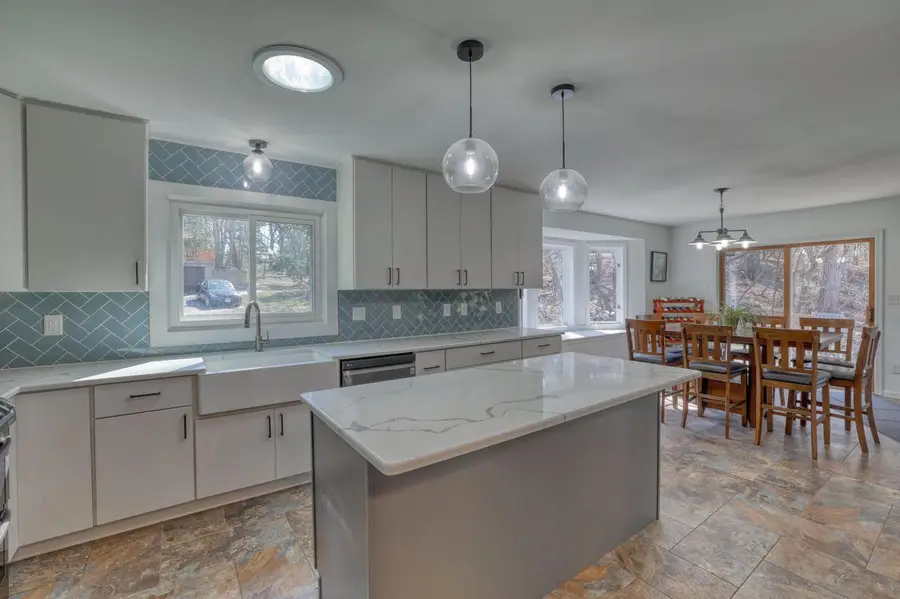 n29w26677 Peterson DRIVE, Pewaukee, WI 53072 - #3