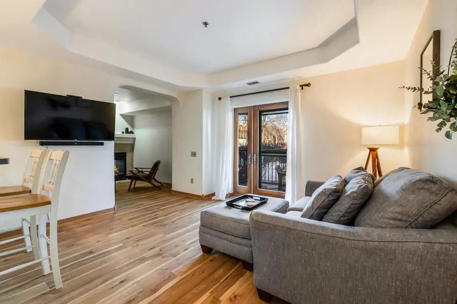 3710 N Oakland AVENUE #101, Shorewood, WI 53211 - #2