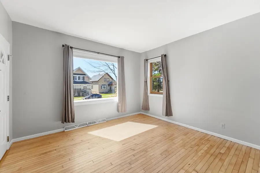 3864 E Cudahy AVENUE, Cudahy, WI 53110 - #3