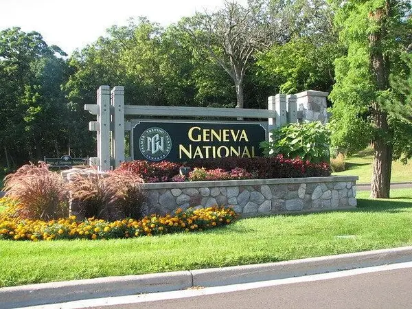 1490 PRESTWICK DRIVE #20-52, Lake Geneva, WI 53147