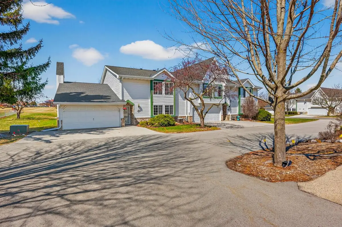 N74W23475 Water Tower COURT #E2, Sussex, WI 53089 - #1