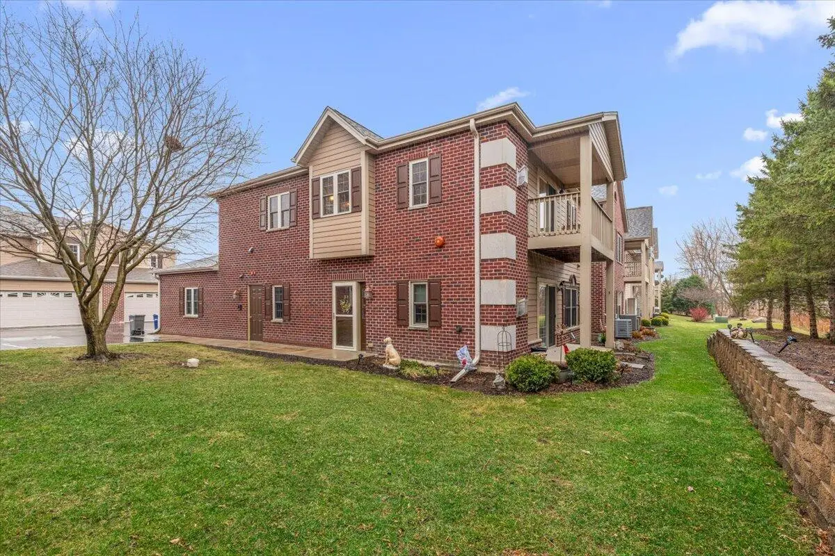 W162S7035 Olive CIRCLE, Muskego, WI 53150 - #1