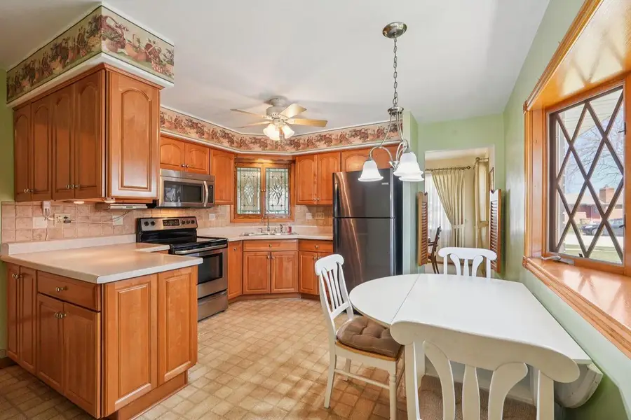 3945 E Holmes AVENUE, Cudahy, WI 53110 - #3