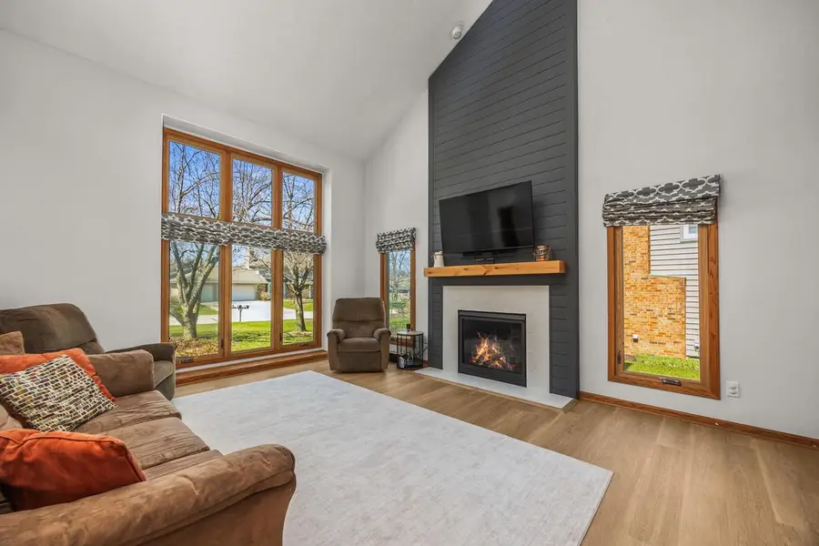 4080 S Wilshire DRIVE, New Berlin, WI 53151 - #3