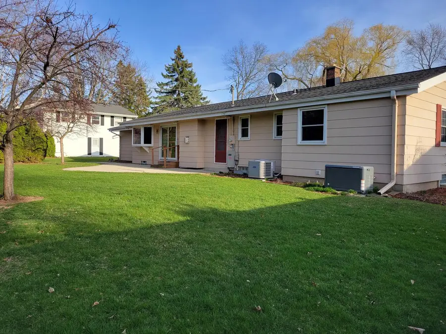 13600 W Forest Knoll DRIVE, New Berlin, WI 53151 - #3