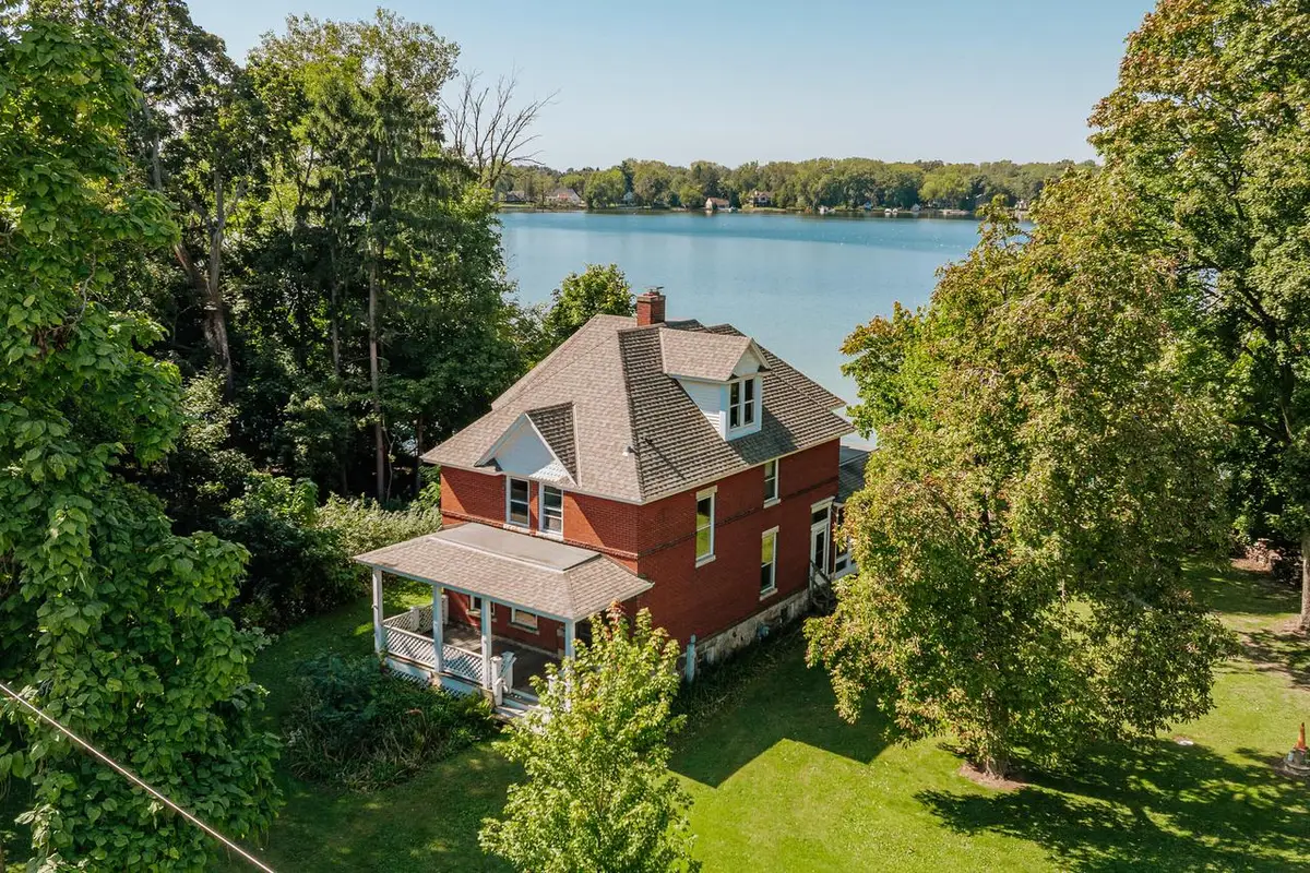 329 Golden Lake ROAD, Summit, WI 53066 - #1