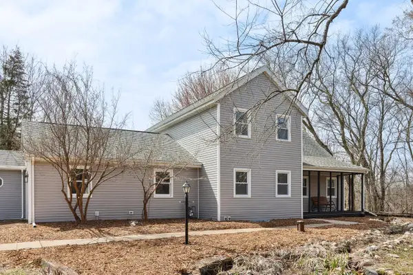 N87W36989 Mapleton ROAD, Oconomowoc, WI 53066