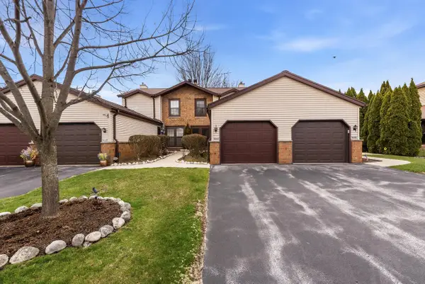 8247 S Legend DRIVE, Franklin, WI 53132