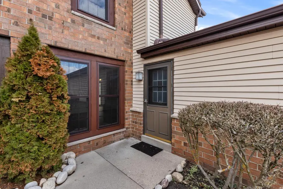 8247 S Legend DRIVE, Franklin, WI 53132 - #3