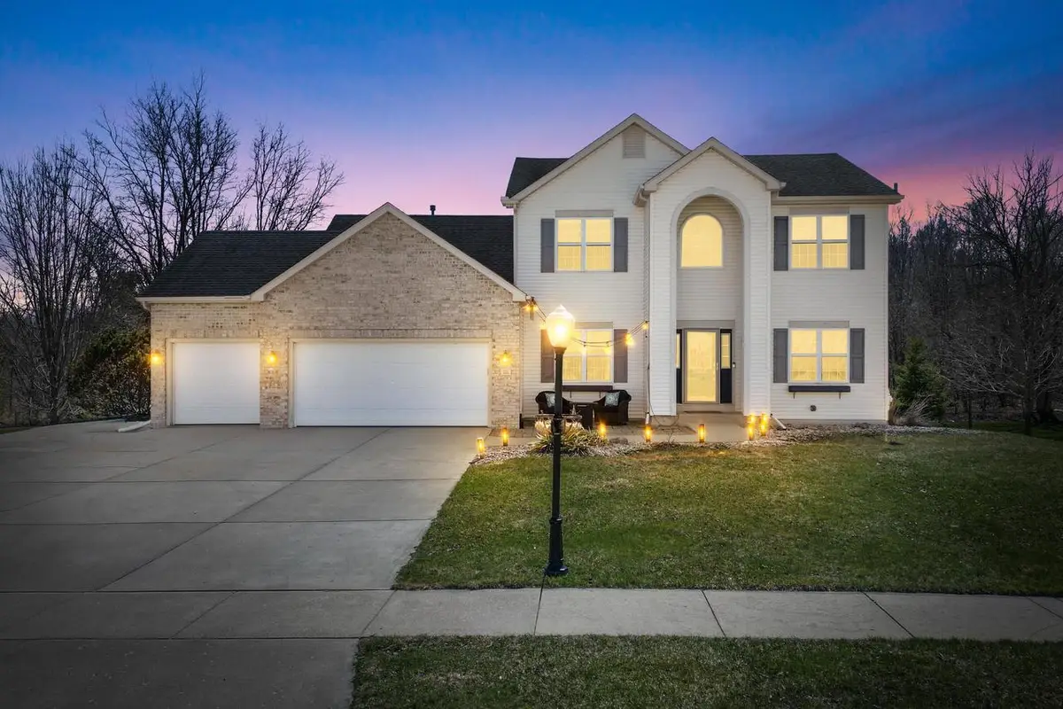 511 Acacia DRIVE, Grafton, WI 53024 - #1