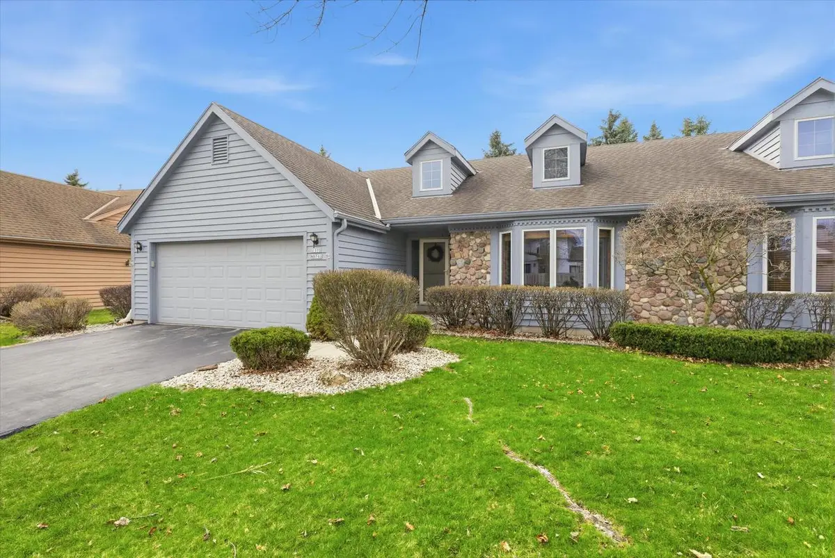 W178N9743 Riversbend CIRCLE W, Germantown, WI 53022 - #1