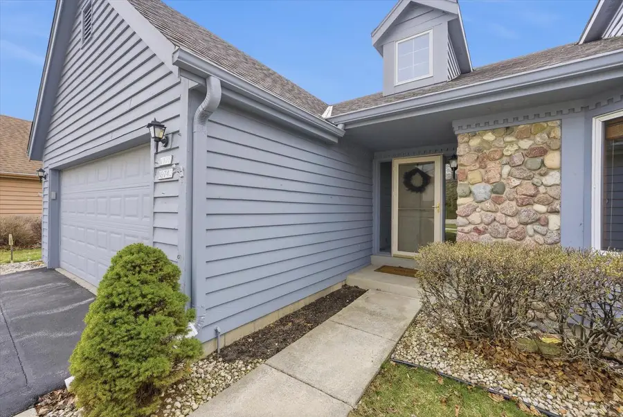 W178N9743 Riversbend CIRCLE W, Germantown, WI 53022 - #2