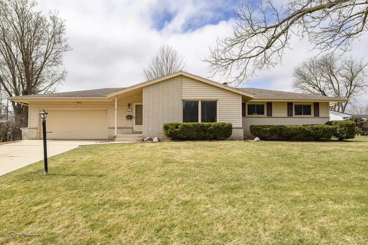 W183N9013 Princeway, Menomonee Falls, WI 53051 - #1