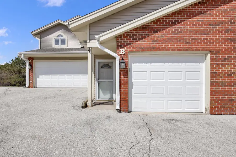 668 Westfield Way #B, Pewaukee, WI 53072 - #2