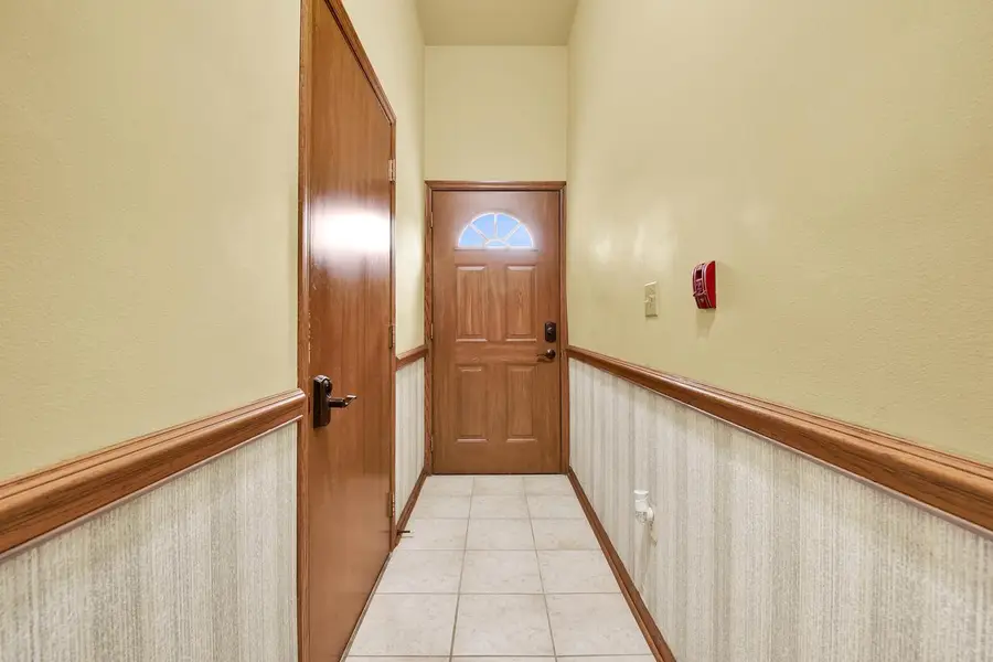 668 Westfield Way #B, Pewaukee, WI 53072 - #3