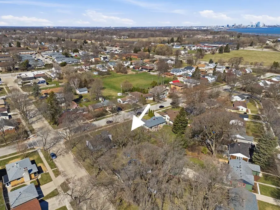 4010 S KIRKWOOD AVENUE, Saint Francis, WI 53235 - #3