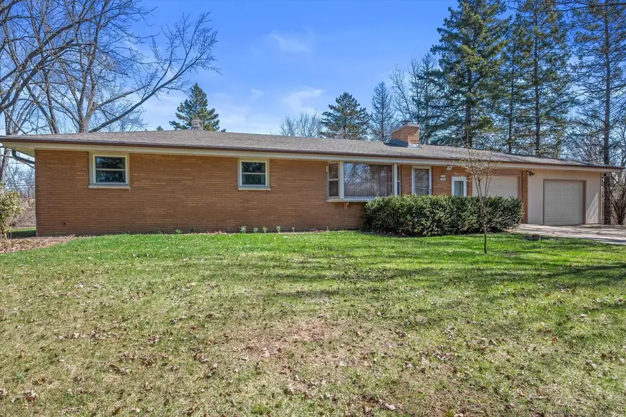 W151N7824 Hilltop DRIVE, Menomonee Falls, WI 53051 - #3