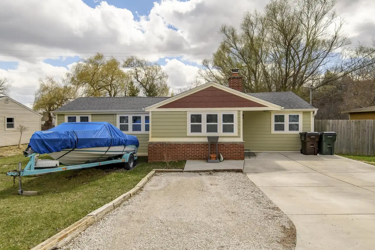 S103W30215 Lakeside DRIVE, Mukwonago, WI 53149 - #1