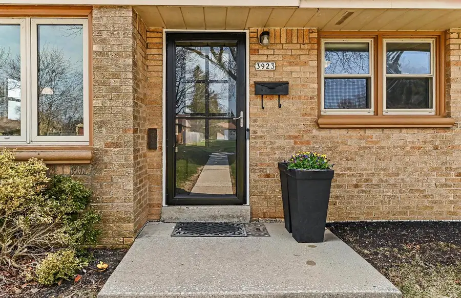 3923 E Iona TERRACE, Cudahy, WI 53110 - #2