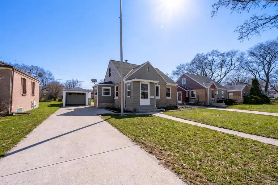 1425 E Van Beck AVENUE, Milwaukee, WI 53207 - #2