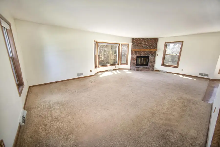 4445 S Longview DRIVE, New Berlin, WI 53151 - #2