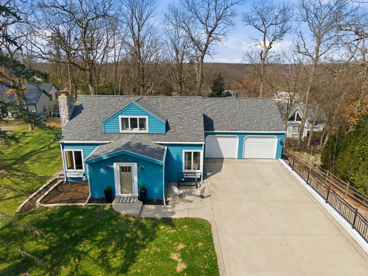 926 Sauganash DRIVE, Fontana, WI 53125 - #1