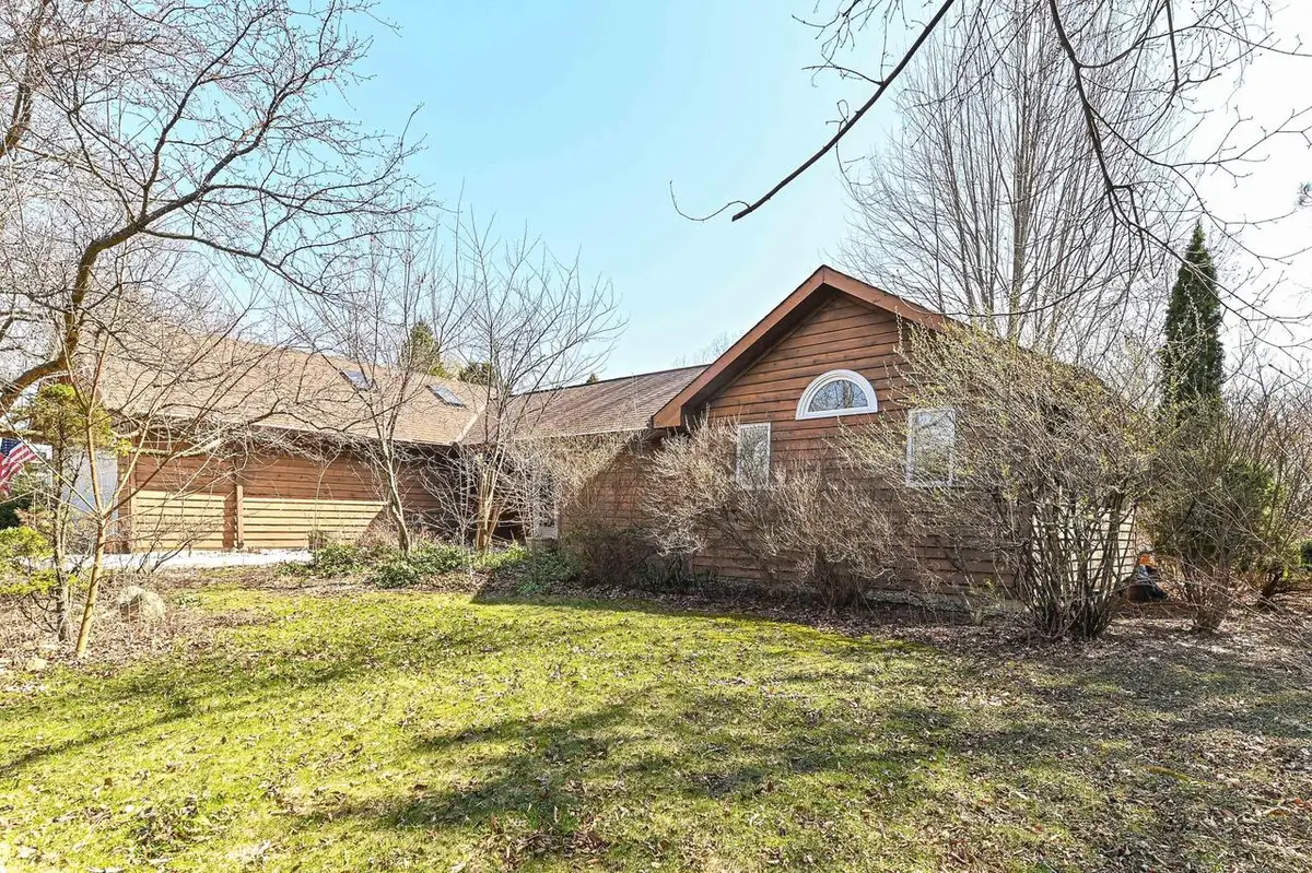 8801 Hart DRIVE, Waterford, WI 53185 - #1