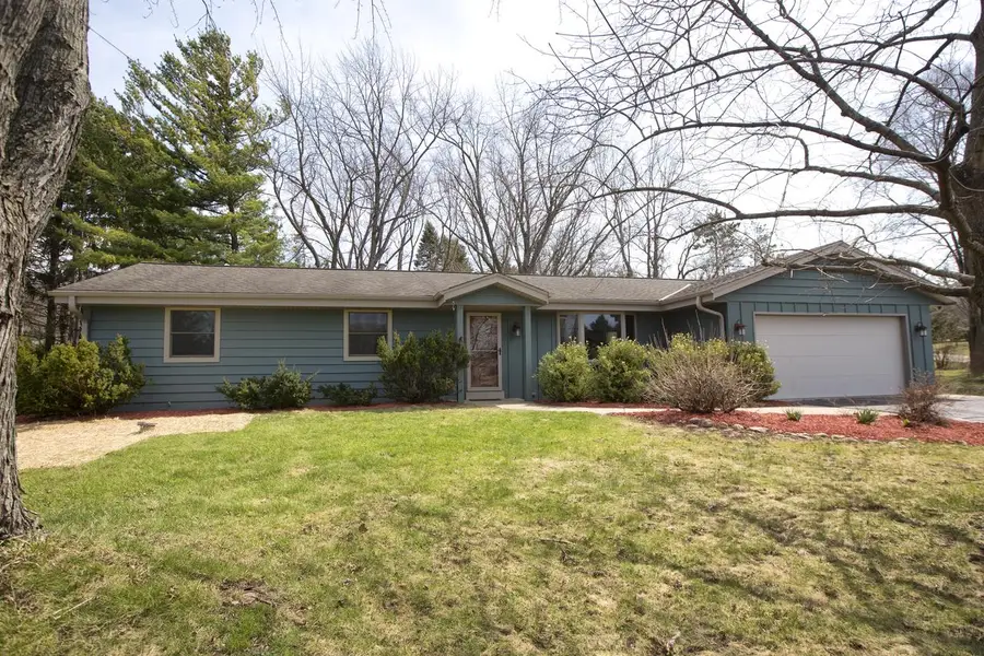W254S6440 McGregor COURT, Waukesha, WI 53189 - #2