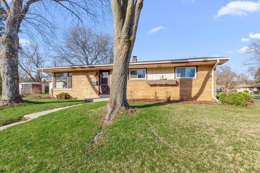 603 Meadowbrook DRIVE, West Bend, WI 53090 - #3