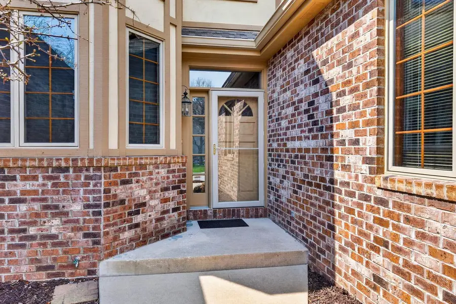 8623 S Country Club DRIVE, Franklin, WI 53132 - #2