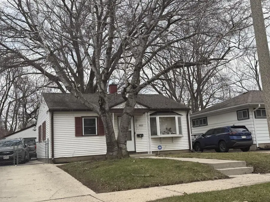 5037 N 48th STREET, Milwaukee, WI 53218 - #3